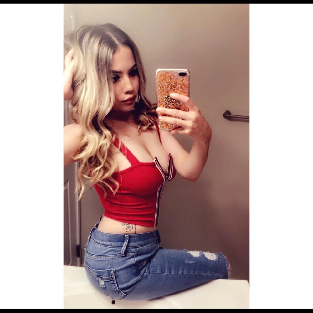 CROP TOP